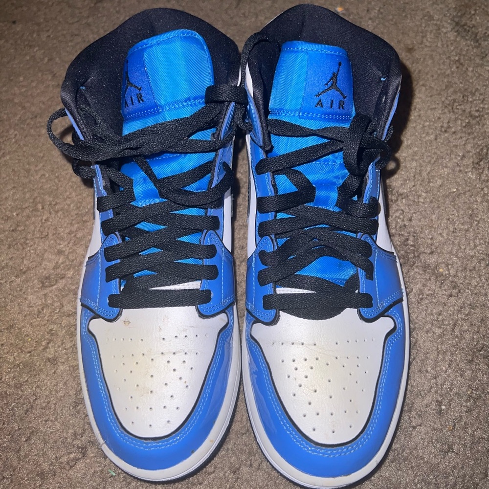 Air Jordan 1 Mid Signal Blue Size 8 Men